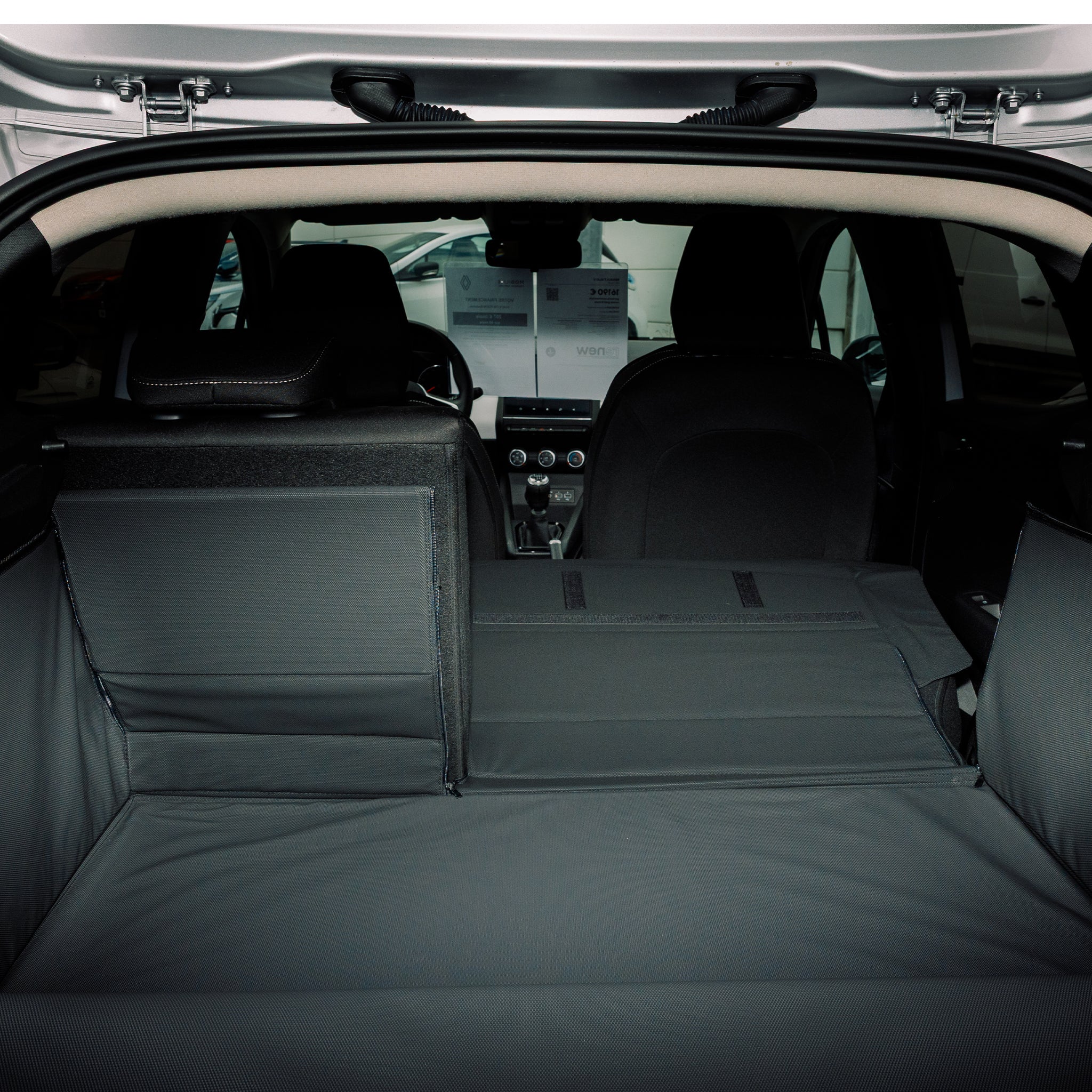 Renault Clio 4 - Bac de protection de coffre sur mesure