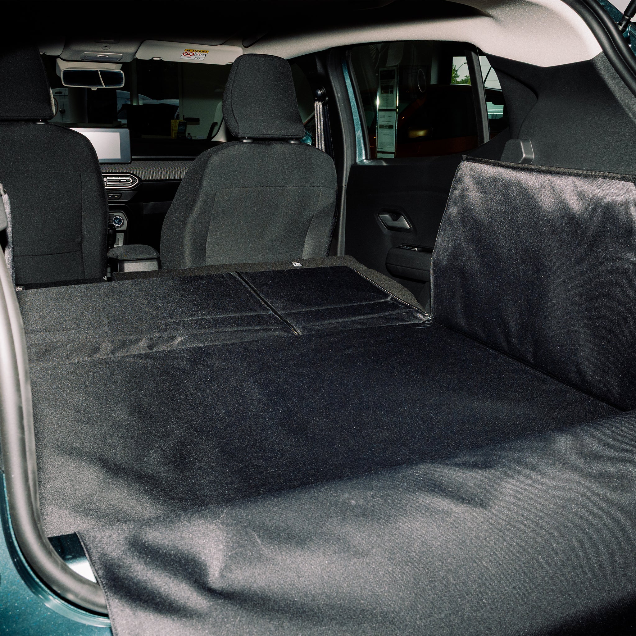 Dacia Sandero 2 - Bac de protection de coffre sur mesure