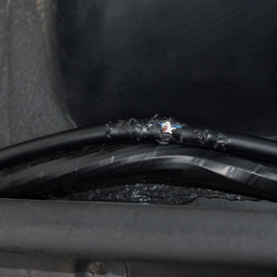 Boîtier anti-martre avec décharge électrique