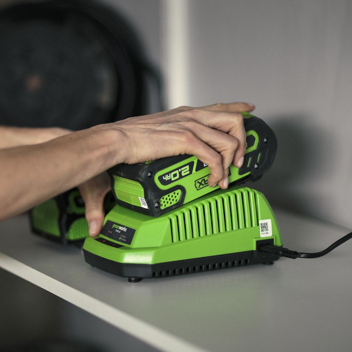 Chargeur Universel 40V pour batteries GREENWORKS