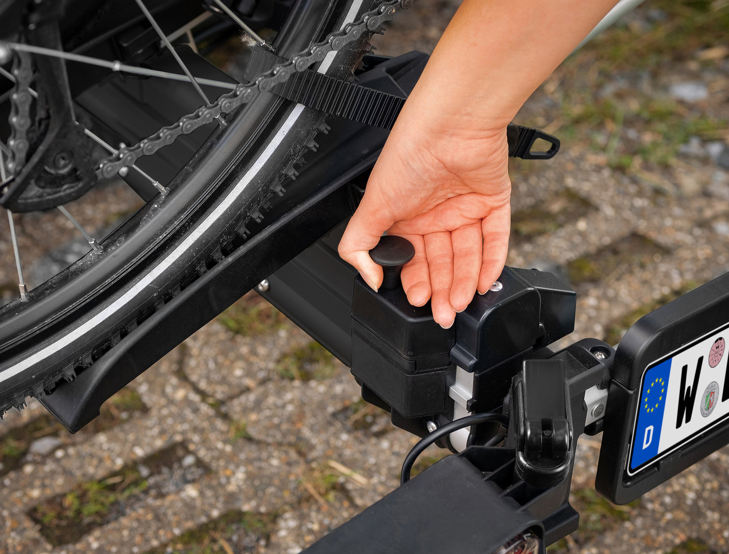 Porte-vélos 2 vélos SD260 BLACK spécial Fourgon et Portes battantes - EUFAB