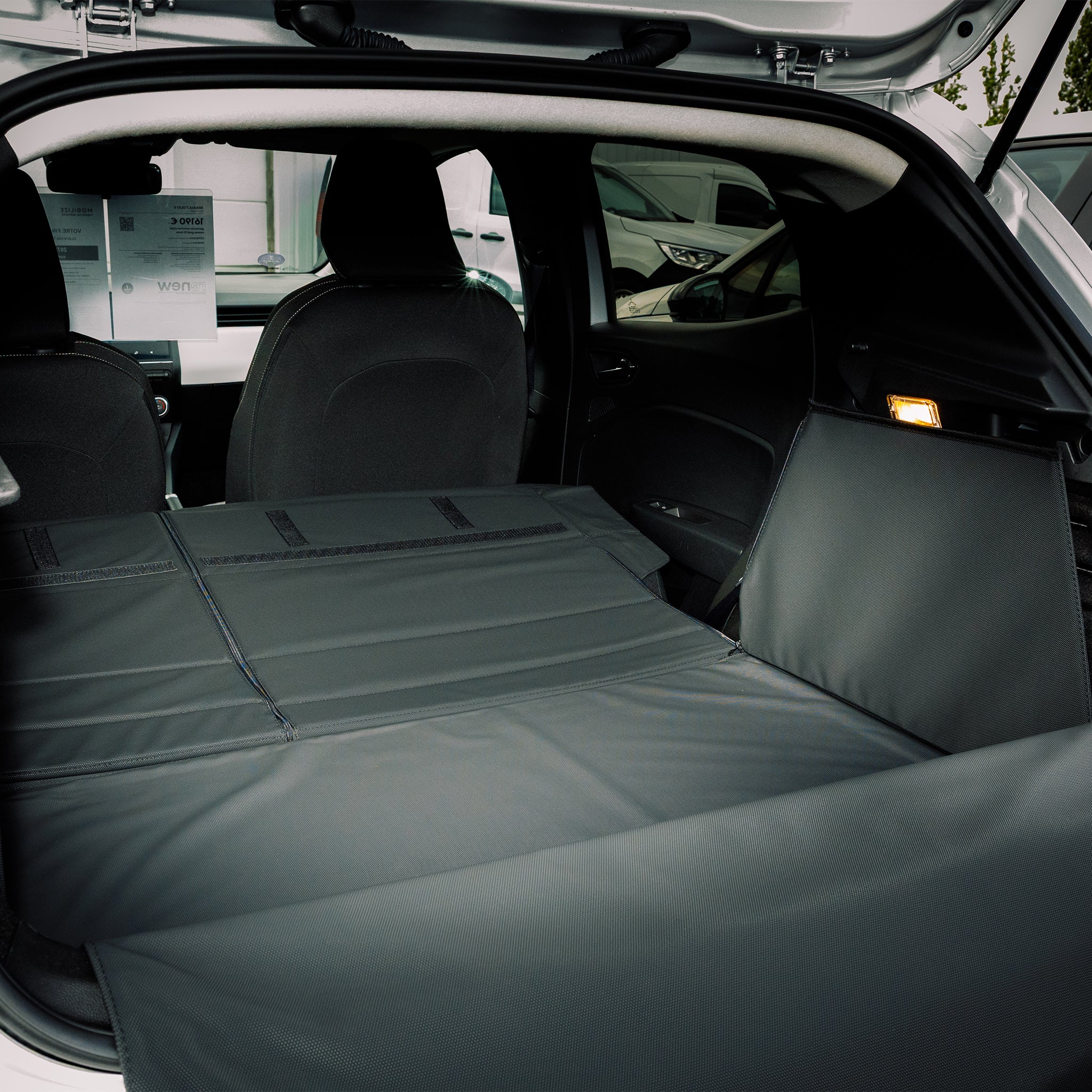 Renault Clio 4 - Bac de protection de coffre sur mesure
