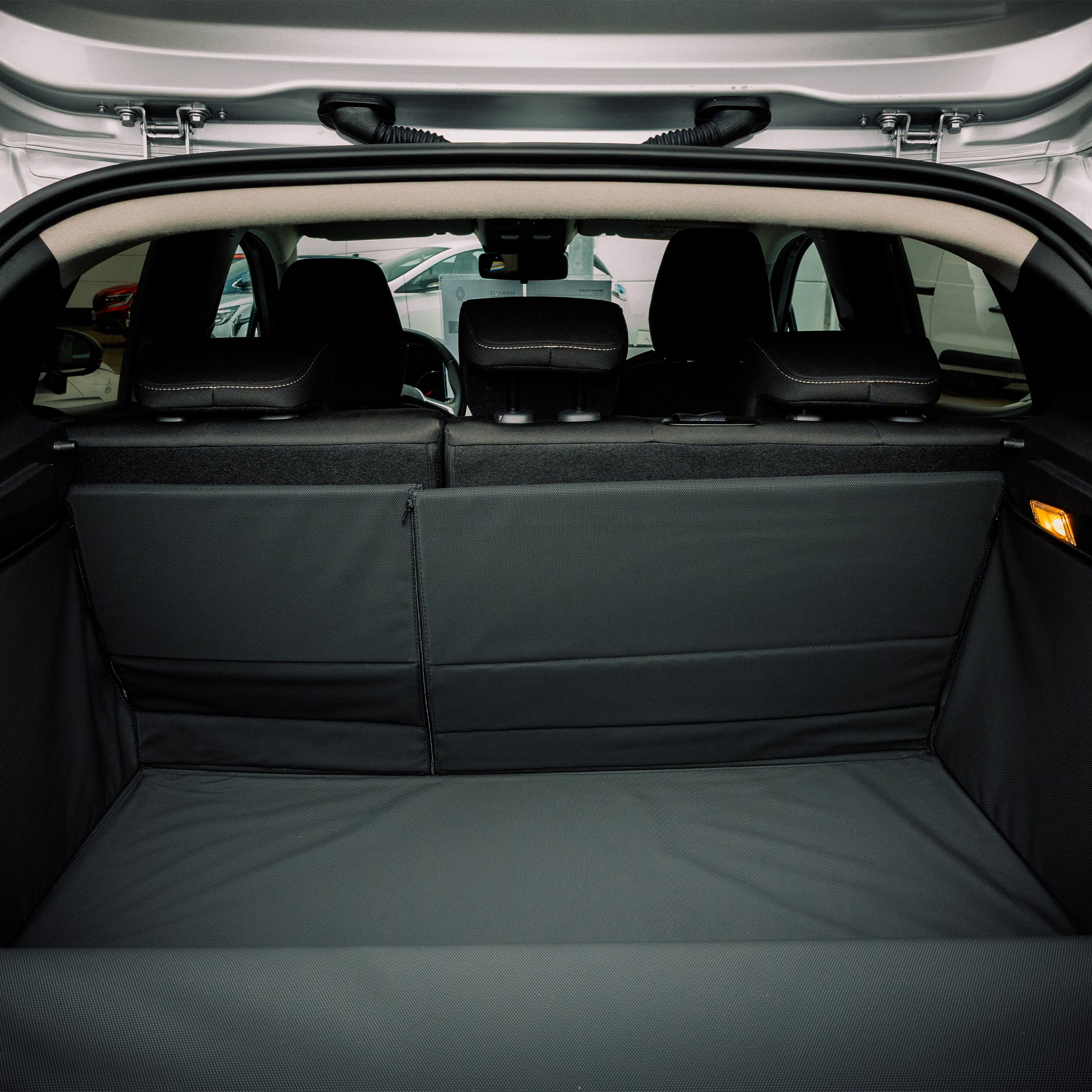 Renault Clio 4 - Bac de protection de coffre sur mesure