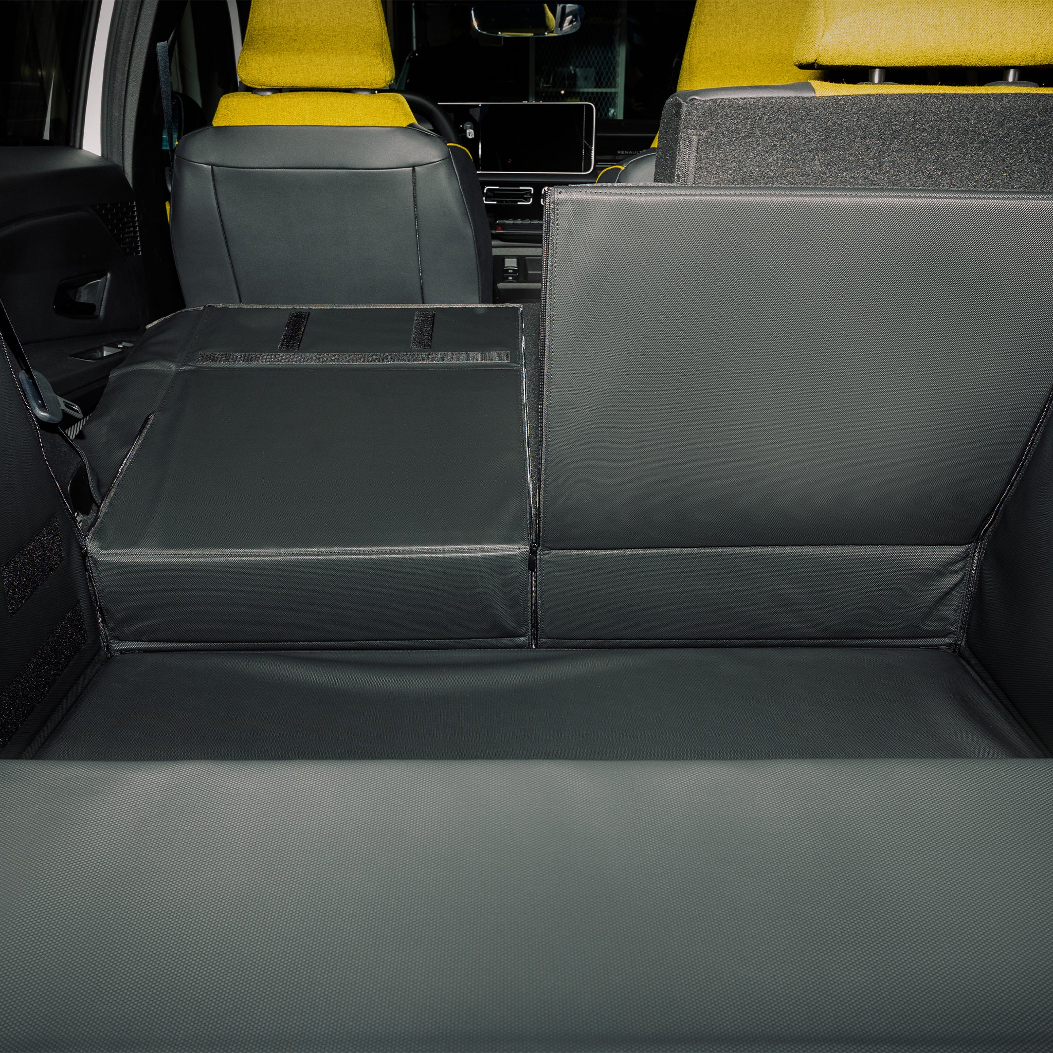 Renault R5 - Bac de protection de coffre sur mesure