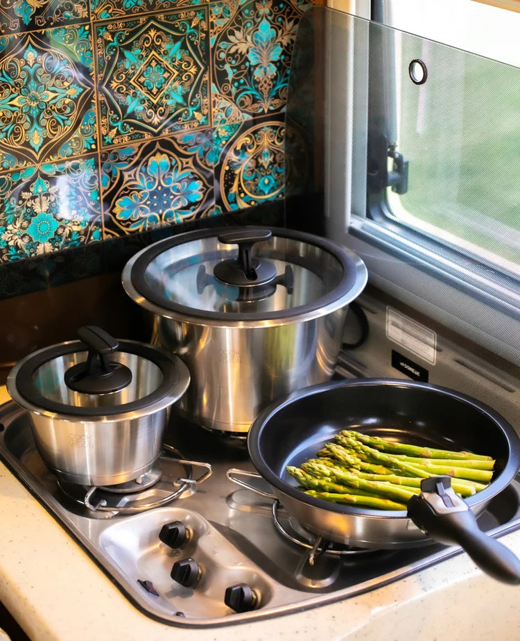 Jeu de 11 pièces avec couvercle noir - Cookvision