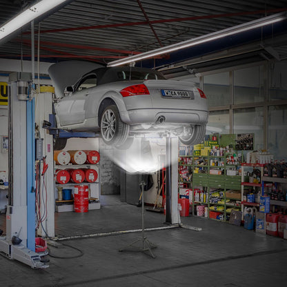 Lampe d'atelier LED sans fil sur pied télescopique