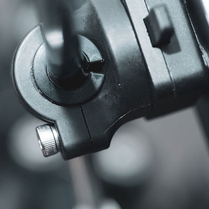 Support de smartphone sur rétroviseur de moto et scooter