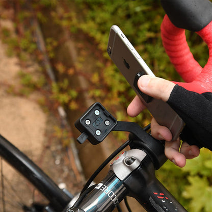 Support de smartphone déporté sur guidon de vélo